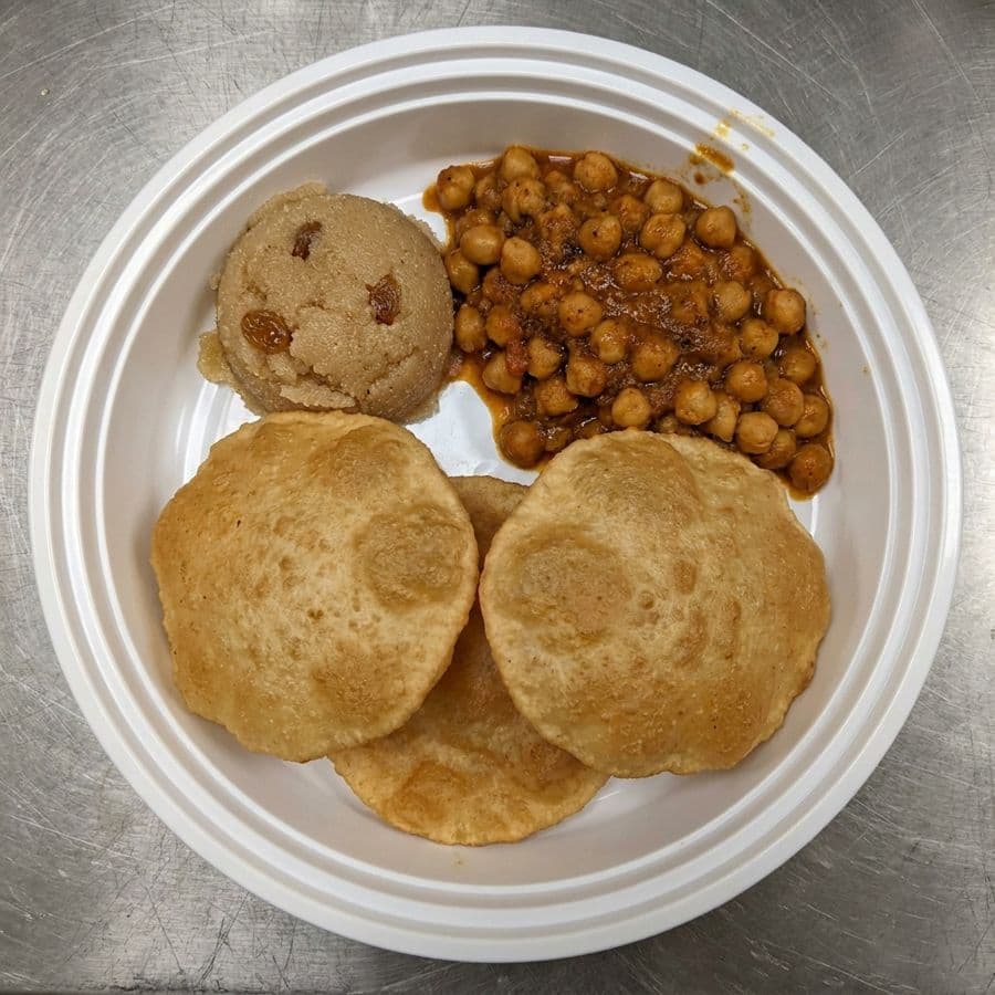 Chana puri avec halwa / Chana Puri with Halwa