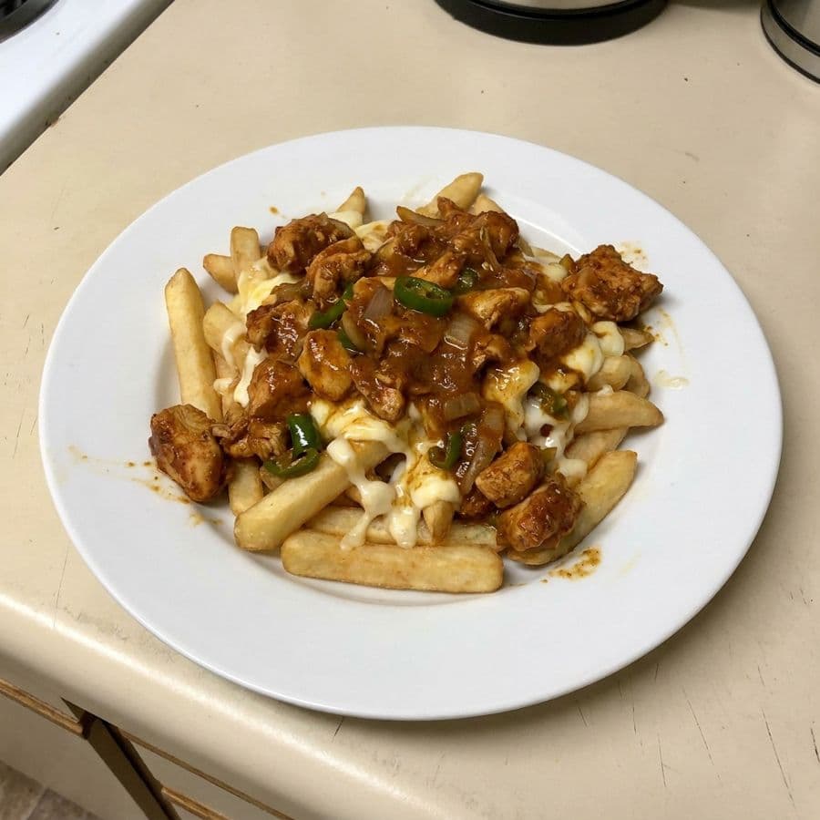 Poutine au poulet au piment / Chilli Chicken Poutine