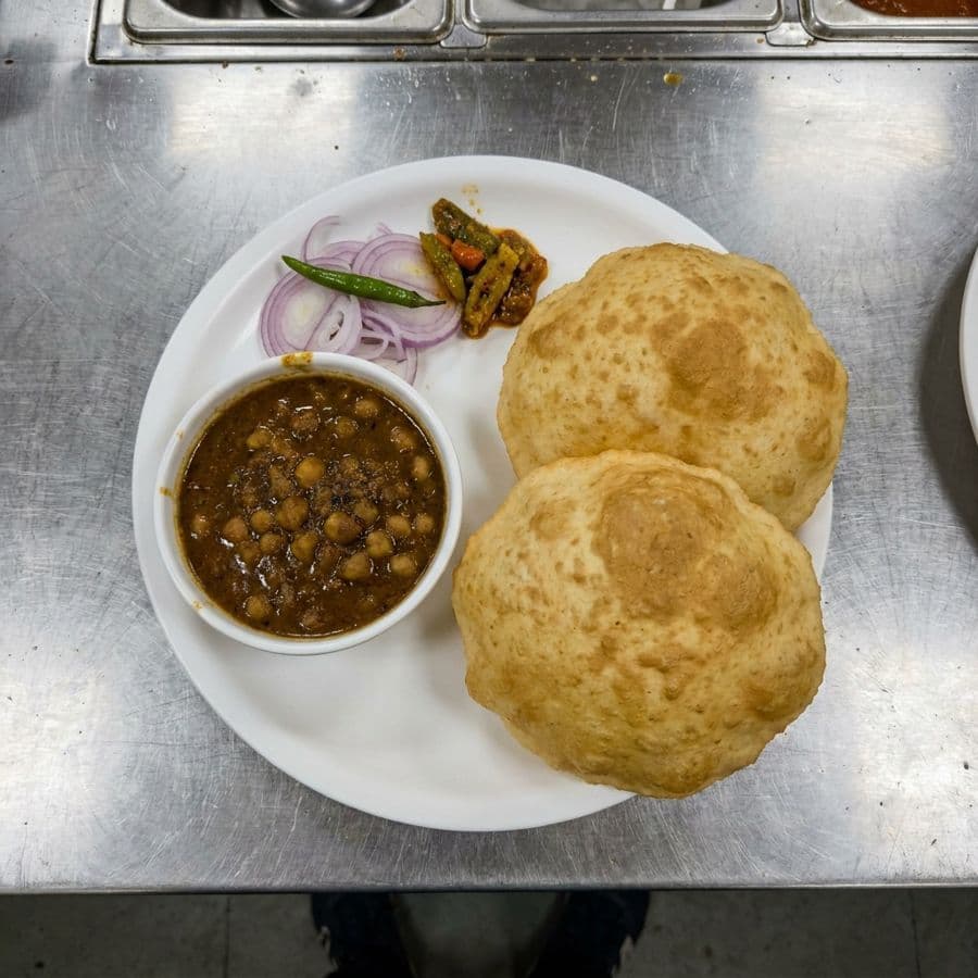 Chana bhatura / Chana Bhatura