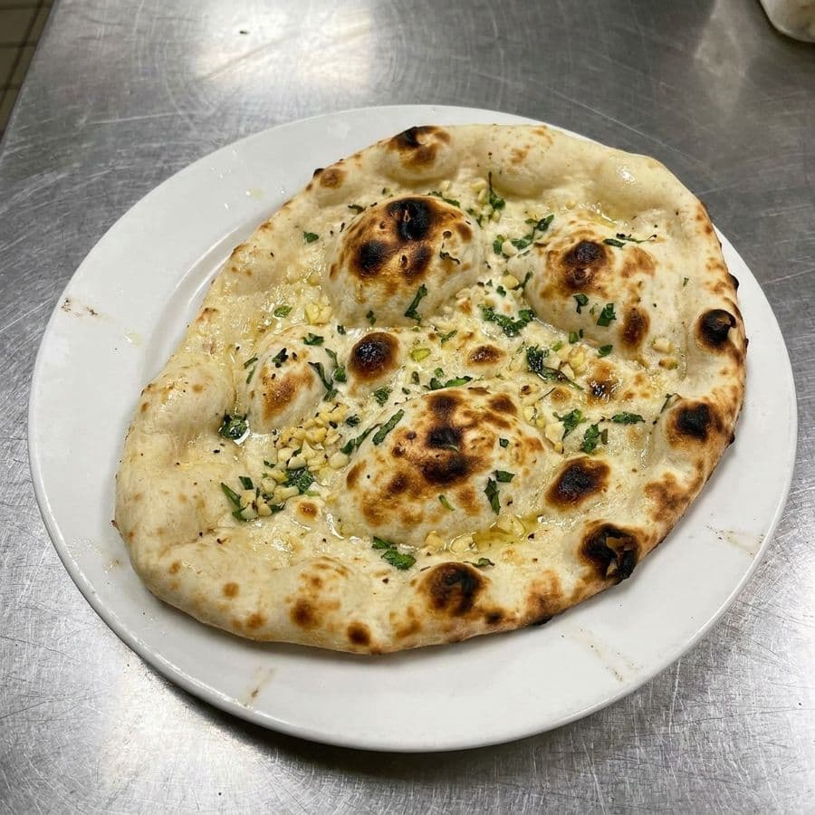 Naan à l'ail / Garlic Naan