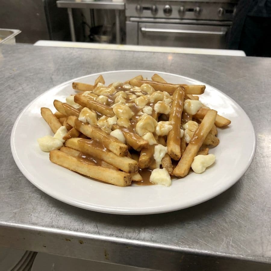 Poutine classique / Classic Poutine - Khao Peeyo